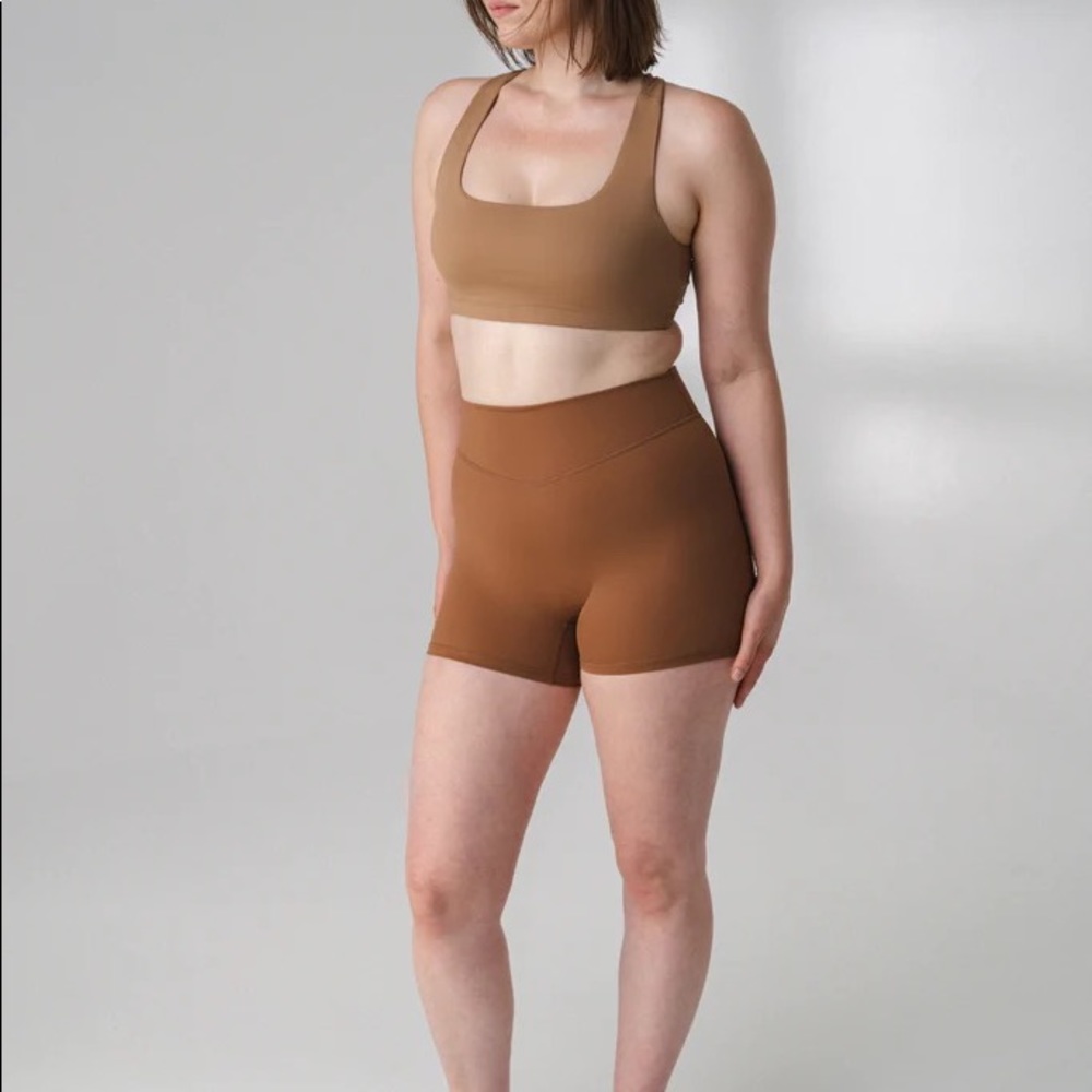 BALANCE / VITALITY • The Cloud Short Nutmeg Medium
